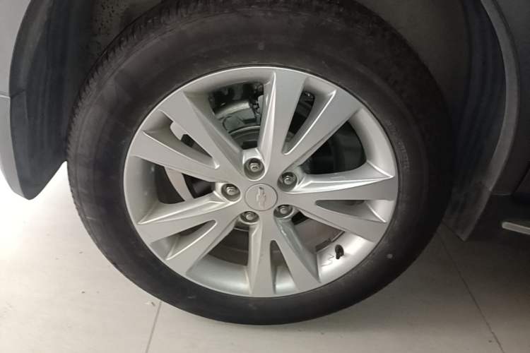 Used Chevrolet Captiva 2015 2.4L 4x4 Flagship Edition 7-Seater Exterior 2