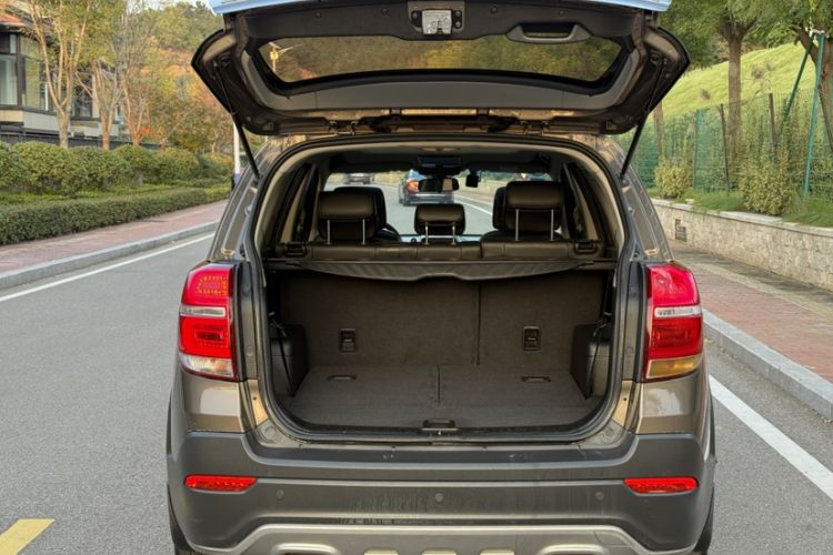 Used Chevrolet Captiva 2015 2.4L 4x4 Flagship Edition 7-Seater Exterior 2