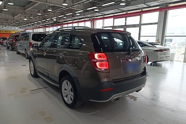 Used Chevrolet Captiva 2015 2.4L 4x4 Flagship Edition 7-Seater Exterior 2