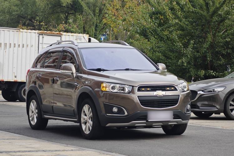 Used Chevrolet Captiva 2015 2.4L 4x4 Flagship Edition 7-Seater Exterior 2