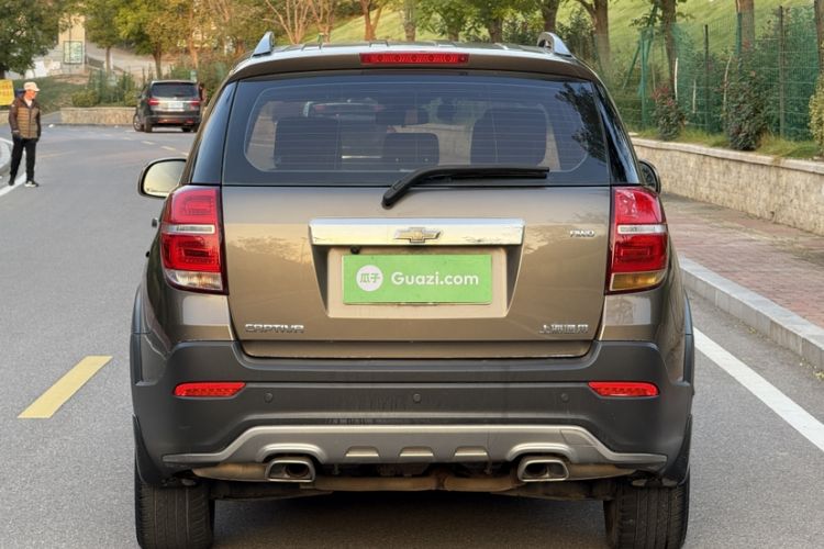 Used Chevrolet Captiva 2015 2.4L 4x4 Flagship Edition 7-Seater Exterior 3
