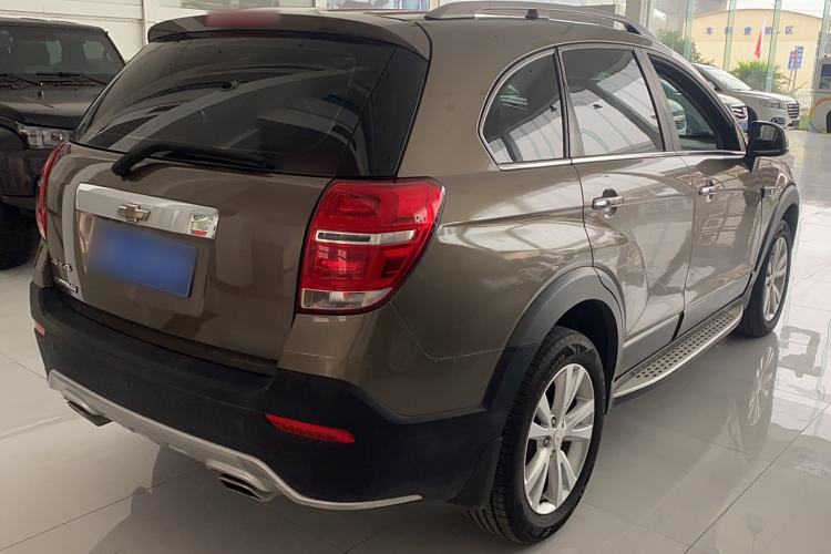 Used Chevrolet Captiva 2015 2.4L 4x4 Flagship Edition 7-Seater Exterior 3
