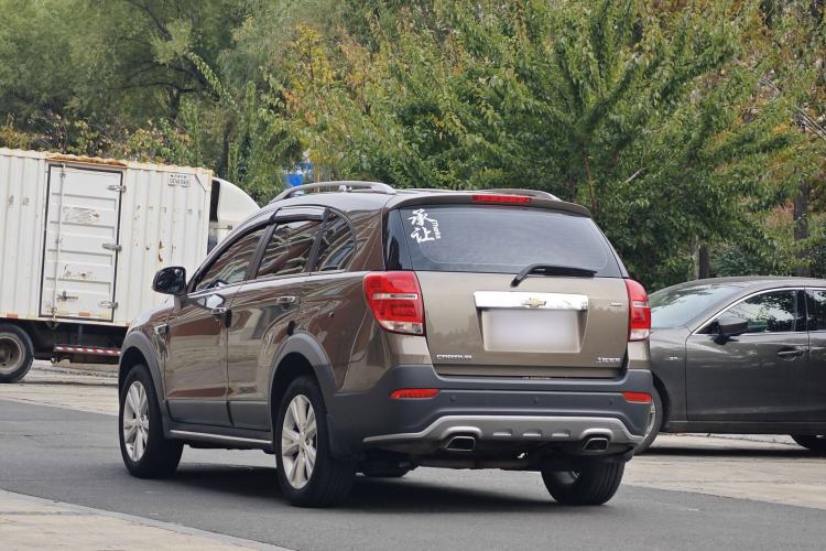 Used Chevrolet Captiva 2015 2.4L 4x4 Flagship Edition 7-Seater Exterior 3