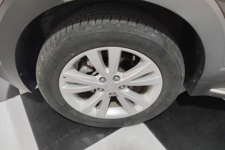 Used Chevrolet Captiva 2015 2.4L 4x4 Flagship Edition 7-Seater Exterior 3