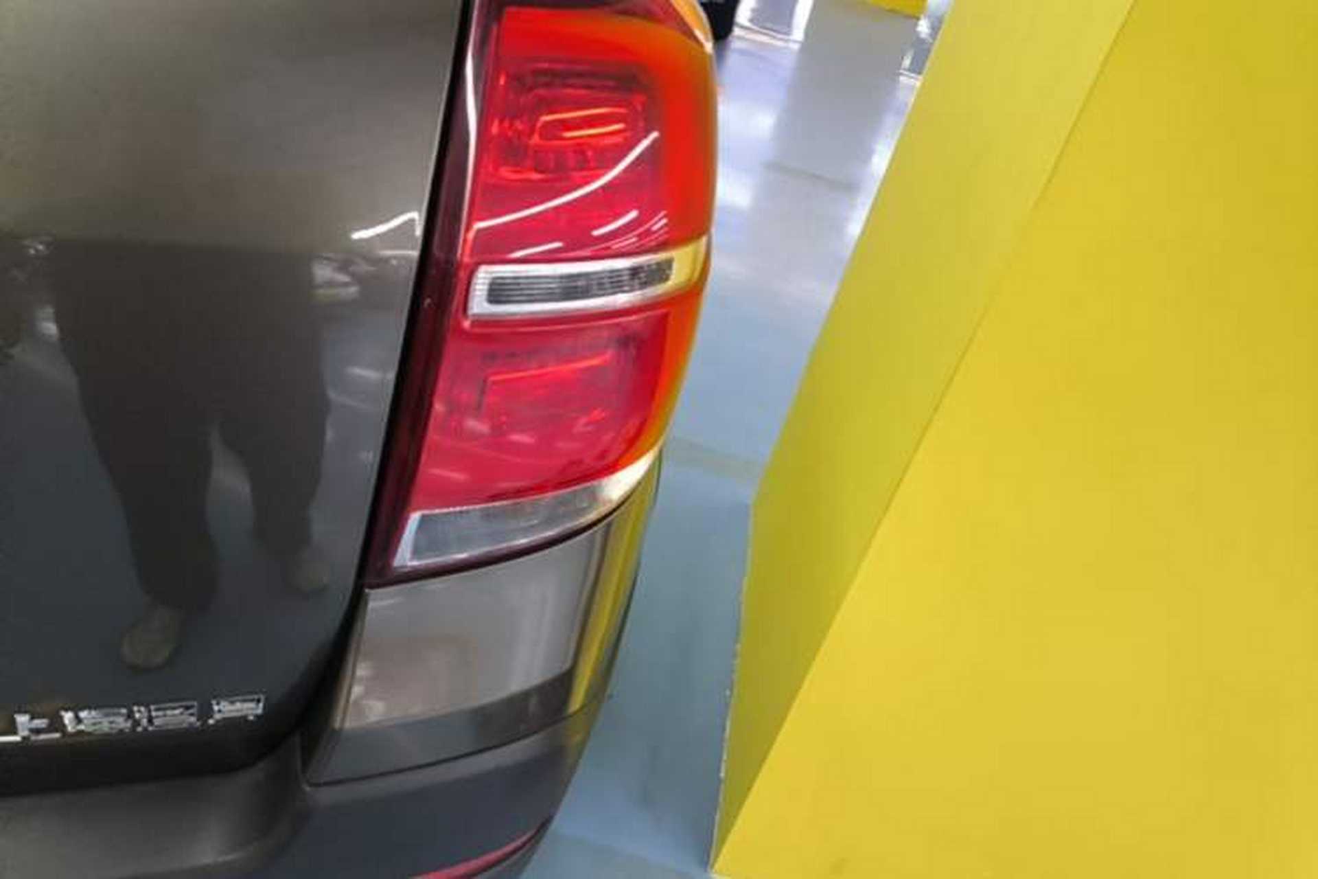 Used Chevrolet Captiva 2015 2.4L Two-Wheel Drive Urban Version 7 Seats Exterior 3
