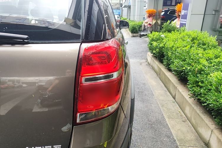 Used Chevrolet Captiva 2015 2.4L Two-Wheel Drive Urban Version 7 Seats Exterior 3