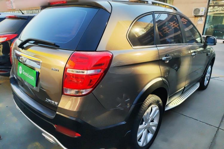 Used Chevrolet Captiva 2015 2.4L 4x4 Flagship Edition 7-Seater Exterior 3