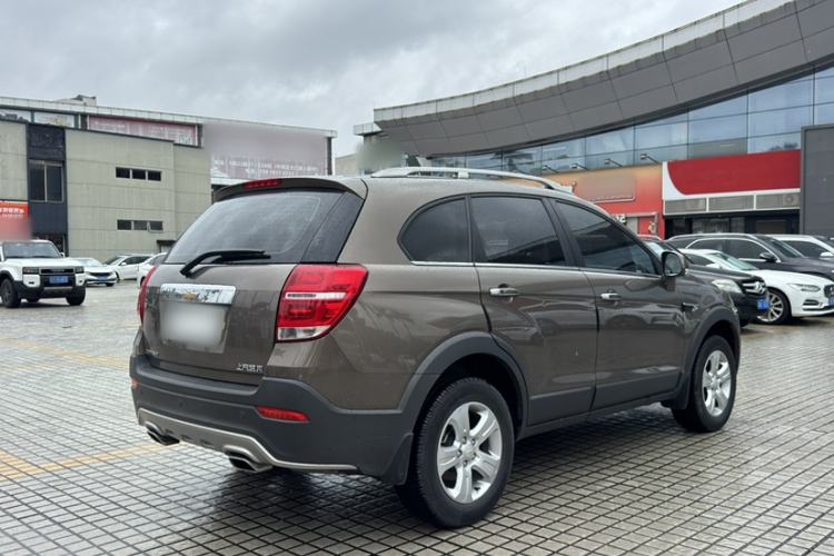 Used Chevrolet Captiva 2015 2.4L Two-Wheel Drive Urban Version 7 Seats Exterior 4