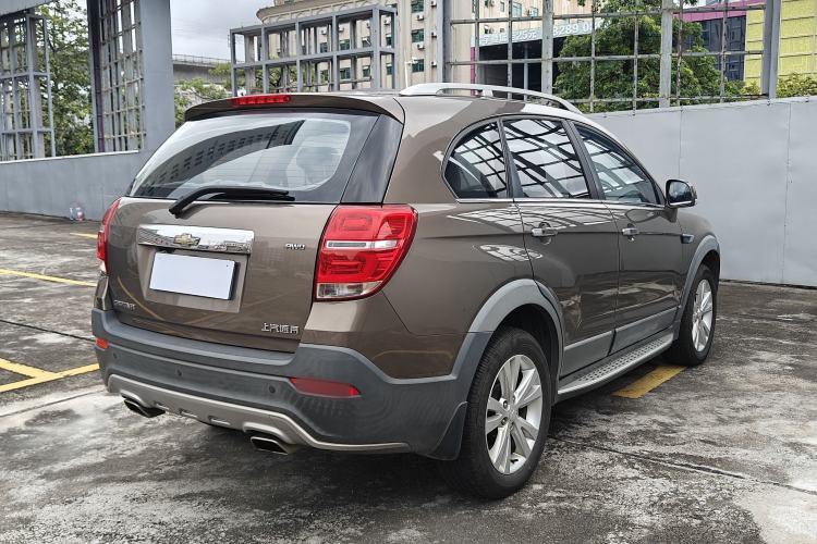 Used Chevrolet Captiva 2015 2.4L 4x4 Flagship Edition 7-Seater Exterior 5