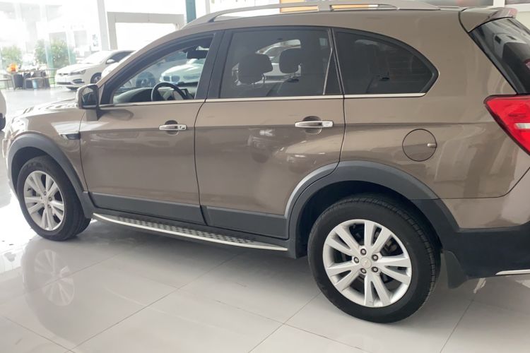 Used Chevrolet Captiva 2015 2.4L 4x4 Flagship Edition 7-Seater Exterior 5