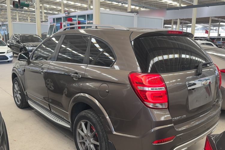 Used Chevrolet Captiva 2015 2.4L 4x4 Flagship Edition 7-Seater Exterior 5