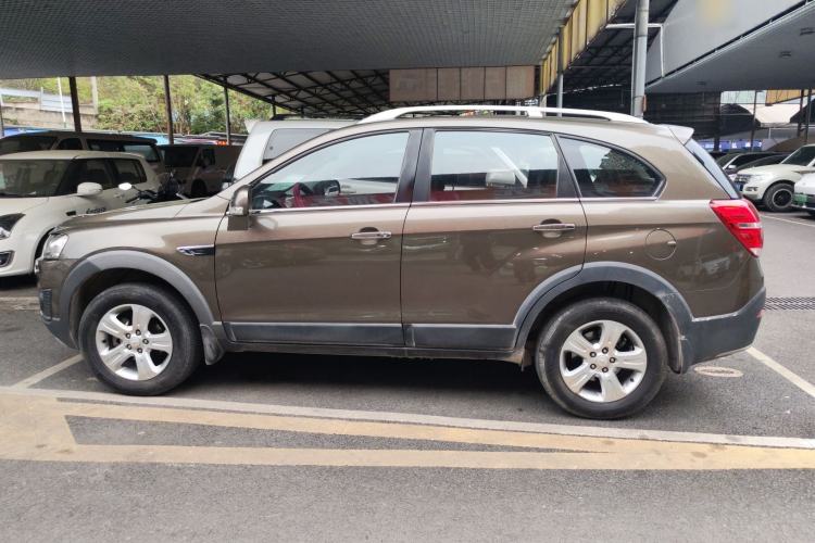Used Chevrolet Captiva 2015 2.4L Two-Wheel Drive Urban Version 7 Seats Exterior 5