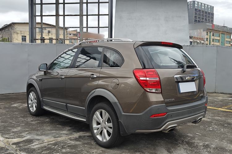 Used Chevrolet Captiva 2015 2.4L 4x4 Flagship Edition 7-Seater Exterior 7