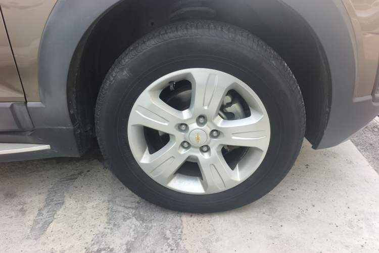 Used Chevrolet Captiva 2015 2.4L Two-Wheel Drive Urban Version 7 Seats Exterior 7