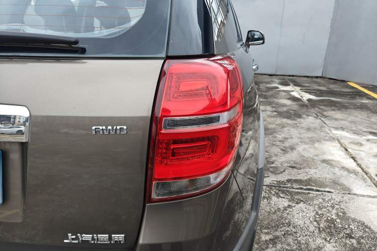 Used Chevrolet Captiva 2015 2.4L 4x4 Flagship Edition 7-Seater Exterior 8