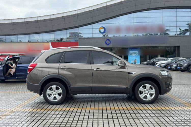Used Chevrolet Captiva 2015 2.4L Two-Wheel Drive Urban Version 7 Seats Exterior 8