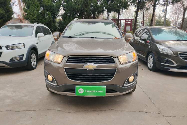 Used Chevrolet Captiva 2015 2.4L 4x4 Flagship Edition 7-Seater Front