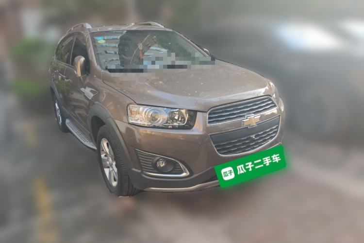 Used Chevrolet Captiva 2015 2.4L Two-Wheel Drive Urban Version 5 Seats Front Right 45 Deg