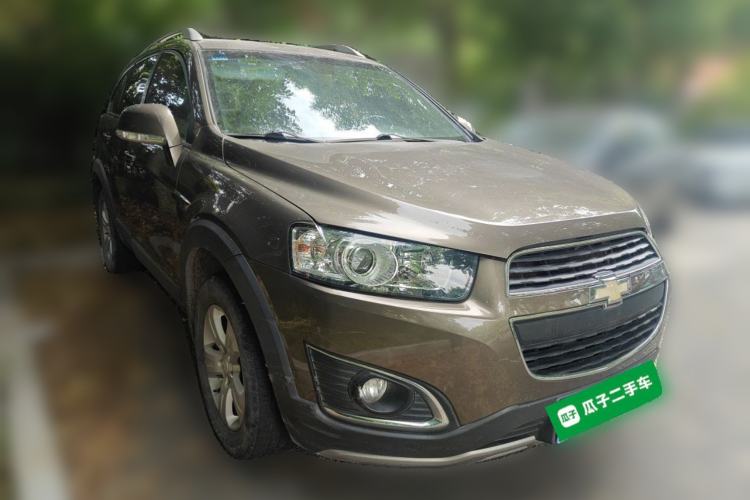 Used Chevrolet Captiva 2015 2.4L Two-Wheel Drive Urban Version 7 Seats Front Right 45 Deg