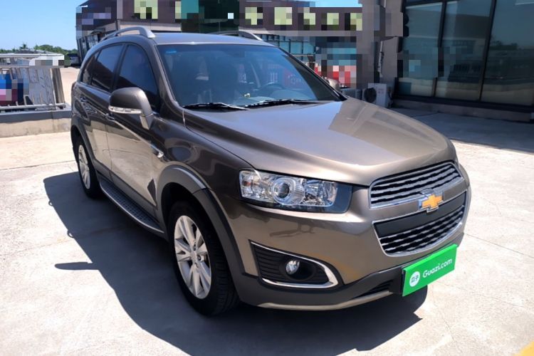 Used Chevrolet Captiva 2015 2.4L 4x4 Flagship Edition 7-Seater Front Right 45 Deg