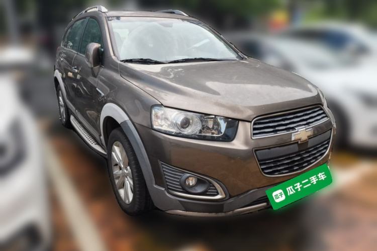 Used Chevrolet Captiva 2015 2.4L 4x4 Flagship Edition 7-Seater Front Right 45 Deg