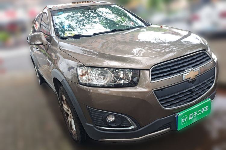 Used Chevrolet Captiva 2015 2.4L Two-Wheel Drive Urban Version 7 Seats Front Right 45 Deg