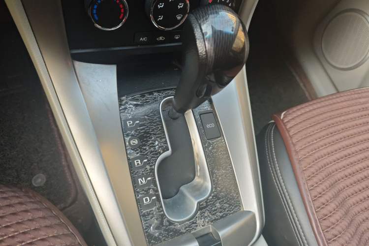 Used Chevrolet Captiva 2015 2.4L Two-Wheel Drive Urban Version 5 Seats Gear Lever