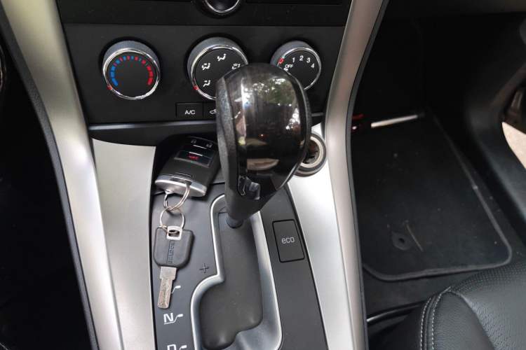 Used Chevrolet Captiva 2015 2.4L Two-Wheel Drive Urban Version 7 Seats Gear Lever