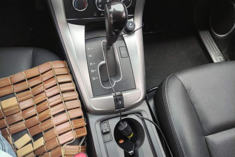 Used Chevrolet Captiva 2015 2.4L Two-Wheel Drive Urban Version 7 Seats Gear Lever