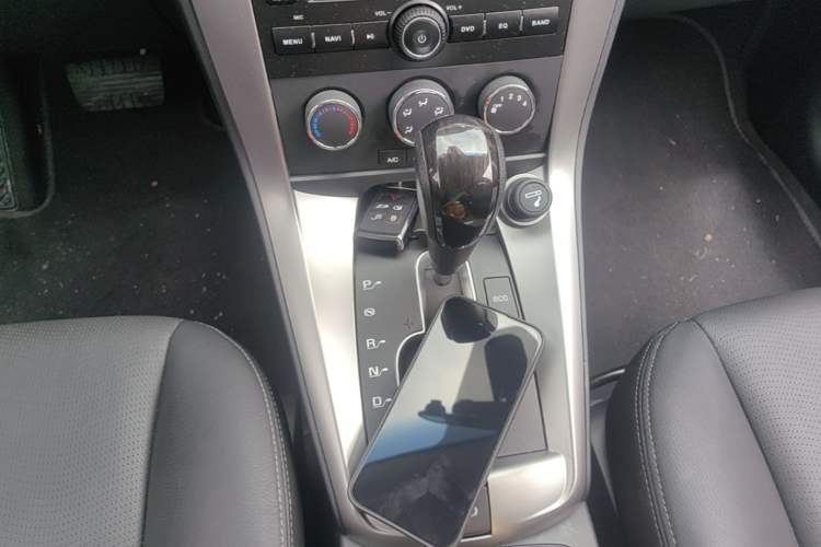 Used Chevrolet Captiva 2015 2.4L Two-Wheel Drive Urban Version 7 Seats Gear Lever