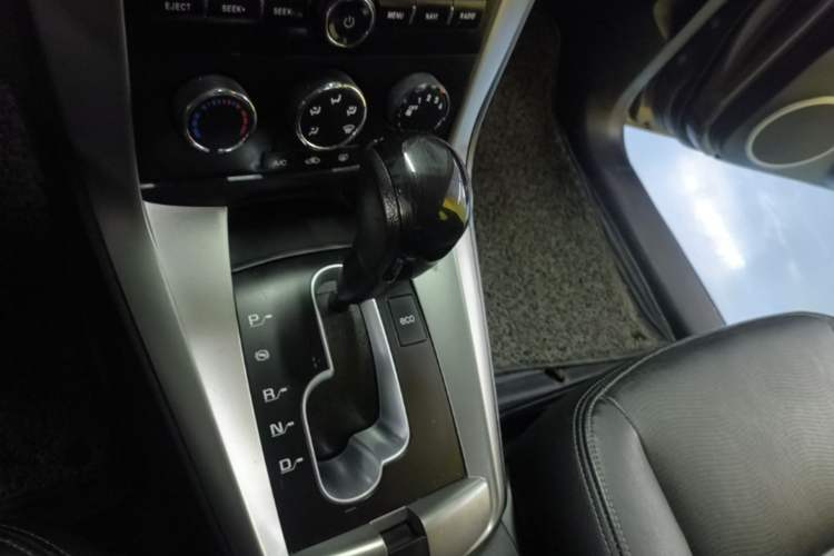 Used Chevrolet Captiva 2015 2.4L Two-Wheel Drive Urban Version 7 Seats Gear Lever
