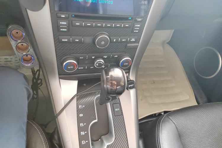 Used Chevrolet Captiva 2015 2.4L 4x4 Flagship Edition 7-Seater Gear Lever