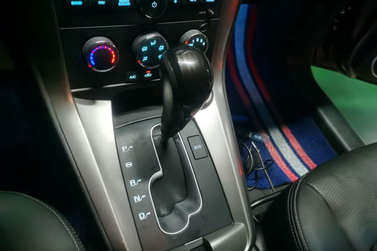 Used Chevrolet Captiva 2015 2.4L Two-Wheel Drive Urban Version 7 Seats Gear Lever