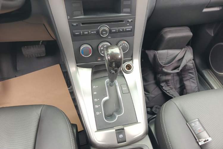 Used Chevrolet Captiva 2015 2.4L Two-Wheel Drive Urban Version 7 Seats Gear Lever