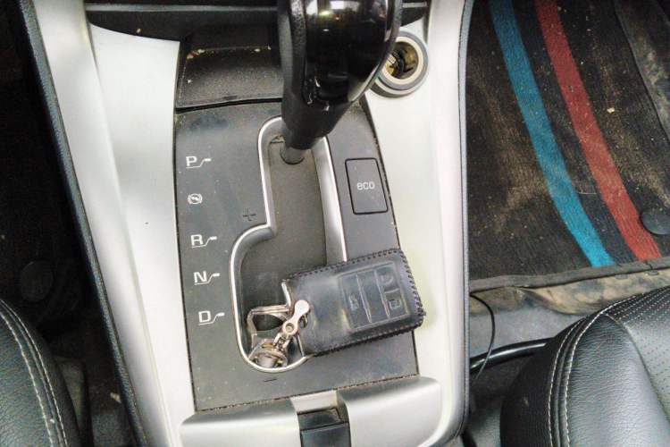 Used Chevrolet Captiva 2015 2.4L Two-Wheel Drive Urban Version 7 Seats Gear Lever
