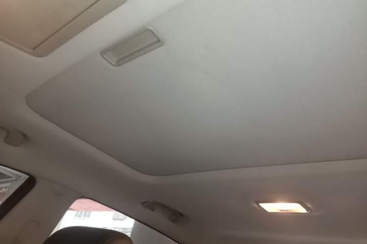 Used Chevrolet Captiva 2015 2.4L 4x4 Flagship Edition 7-Seater Headliner