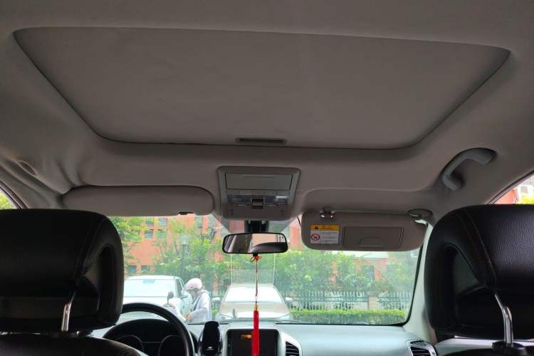 Used Chevrolet Captiva 2015 2.4L 4x4 Flagship Edition 7-Seater Headliner