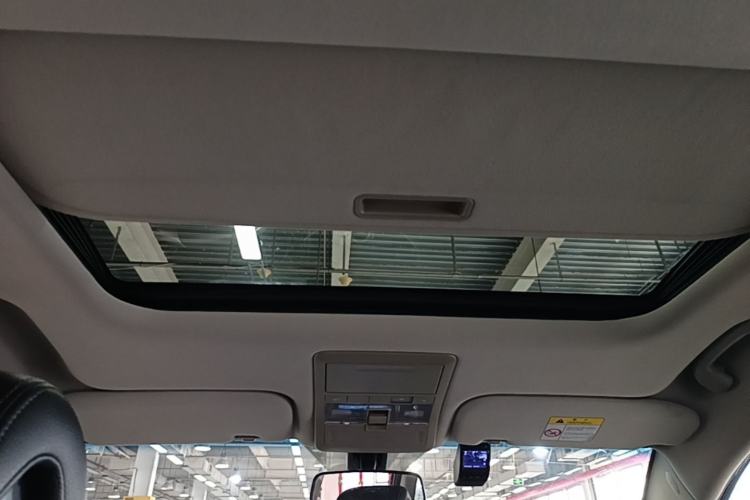 Used Chevrolet Captiva 2015 2.4L 4x4 Flagship Edition 7-Seater Headliner