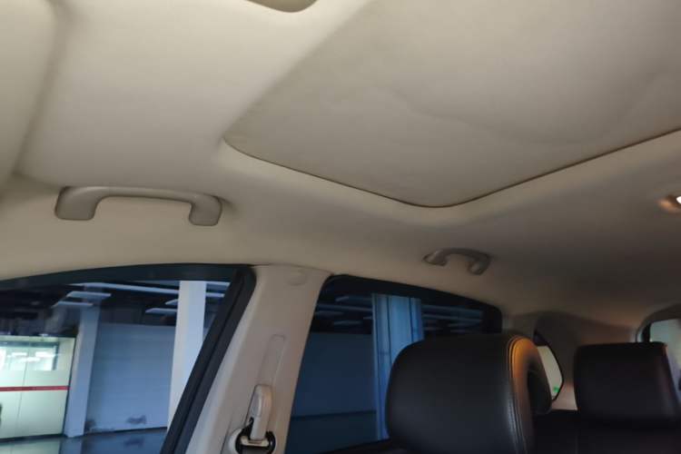 Used Chevrolet Captiva 2015 2.4L 4x4 Flagship Edition 7-Seater Headliner