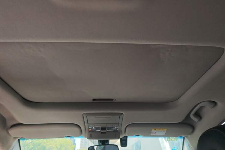 Used Chevrolet Captiva 2015 2.4L 4x4 Flagship Edition 7-Seater Headliner