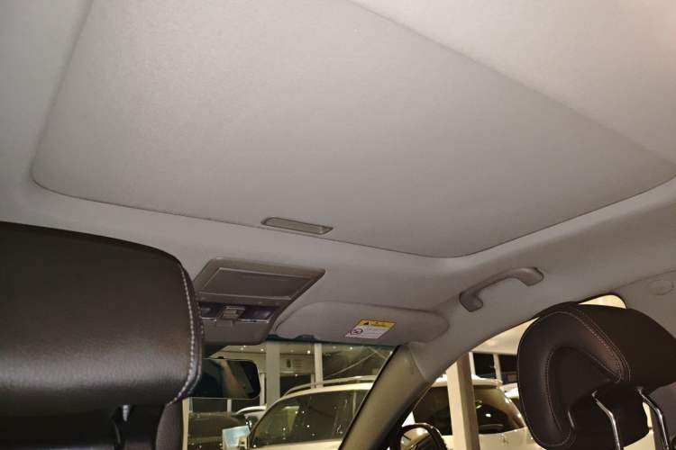 Used Chevrolet Captiva 2015 2.4L 4x4 Flagship Edition 7-Seater Headliner