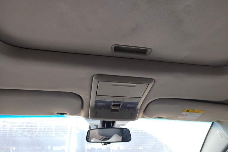 Used Chevrolet Captiva 2015 2.4L 4x4 Flagship Edition 7-Seater Headliner