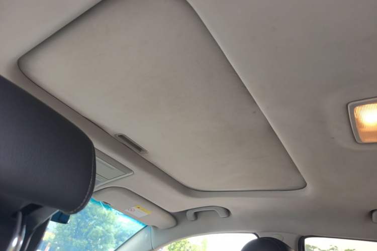 Used Chevrolet Captiva 2015 2.4L Two-Wheel Drive Urban Version 7 Seats Headliner