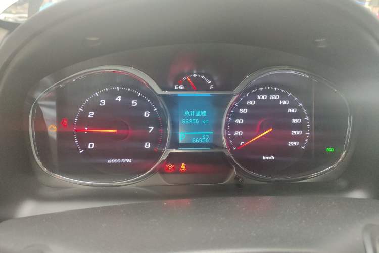 Used Chevrolet Captiva 2015 2.4L 4x4 Flagship Edition 7-Seater Instrument Cluster