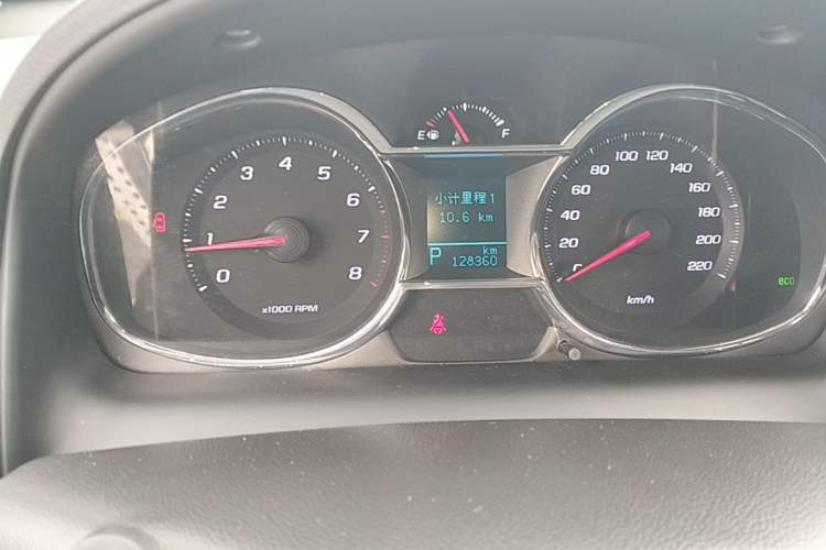 Used Chevrolet Captiva 2015 2.4L 4x4 Flagship Edition 7-Seater Instrument Cluster