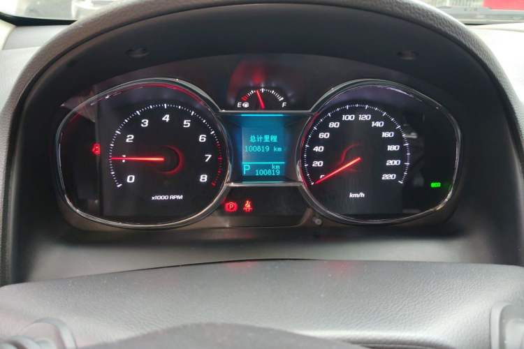 Used Chevrolet Captiva 2015 2.4L 4x4 Flagship Edition 7-Seater Instrument Cluster