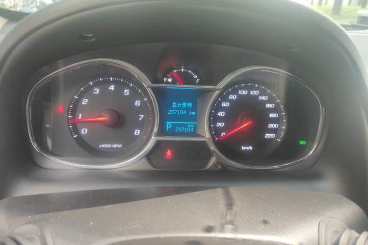 Used Chevrolet Captiva 2015 2.4L 4x4 Flagship Edition 7-Seater Instrument Cluster
