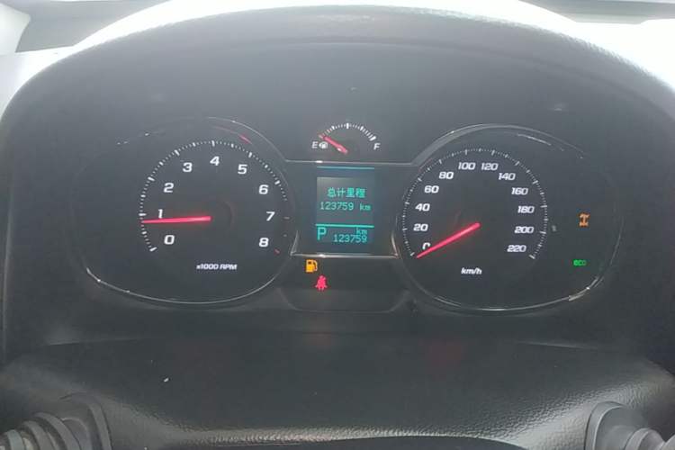 Used Chevrolet Captiva 2015 2.4L 4x4 Flagship Edition 7-Seater Instrument Cluster