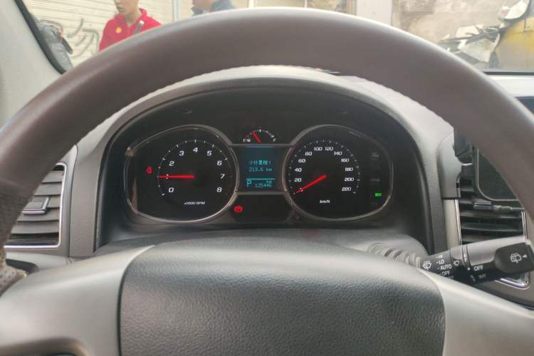 Used Chevrolet Captiva 2015 2.4L 4x4 Flagship Edition 7-Seater Instrument Cluster