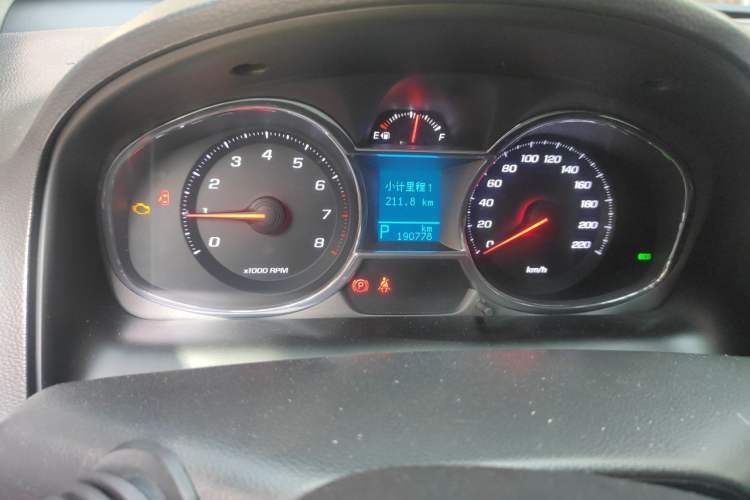 Used Chevrolet Captiva 2015 2.4L 4x4 Flagship Edition 7-Seater Instrument Cluster